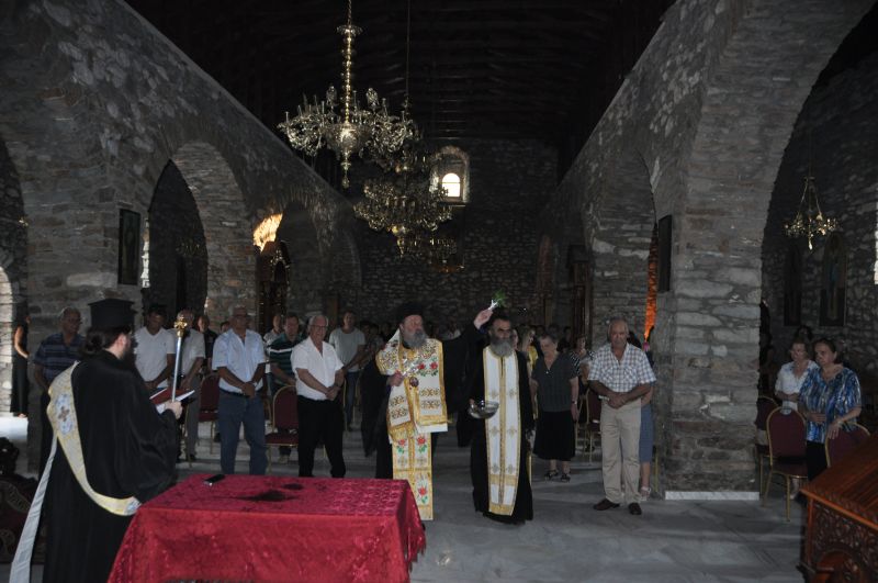 Ἁγιασμός - Θυρανοίξια καί Παράκληση στήν Παναγία Πετρούσας